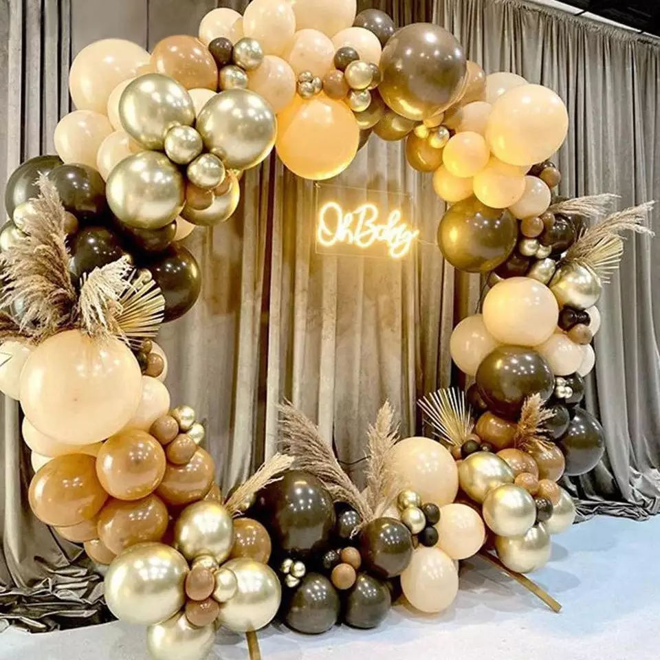 Garland balloon arch